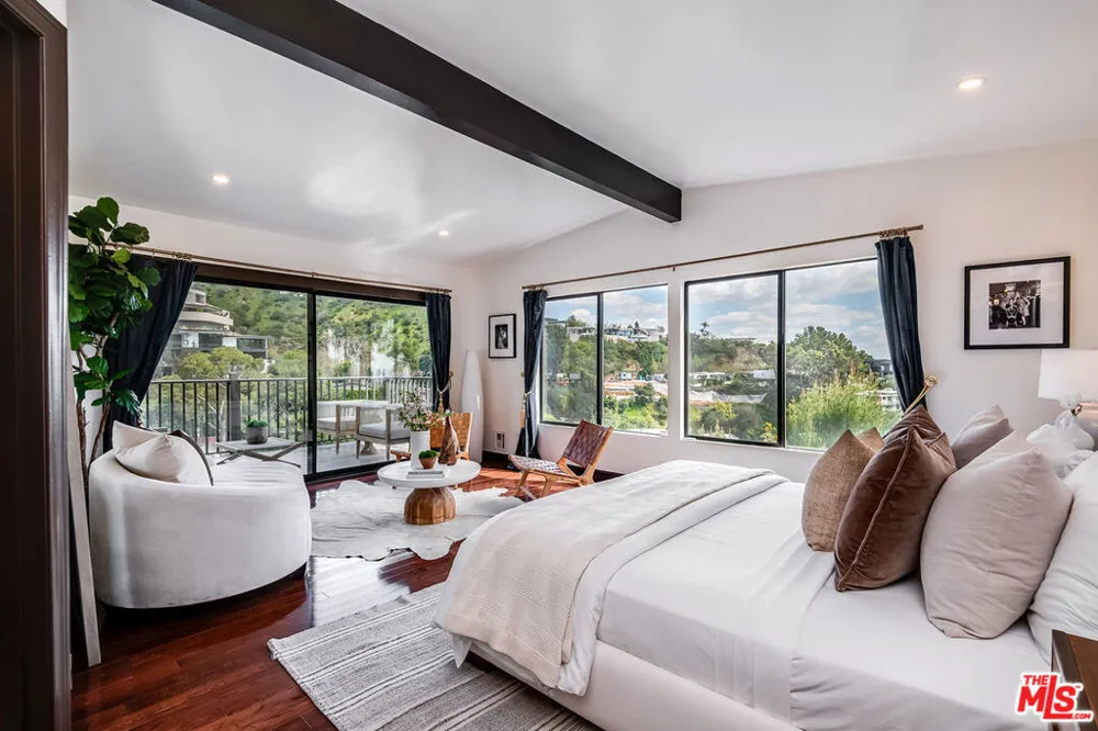 9234 Kinglet Drive Los Angeles, CA 90069