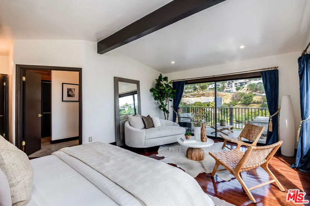 9234 Kinglet Drive Los Angeles, CA 90069