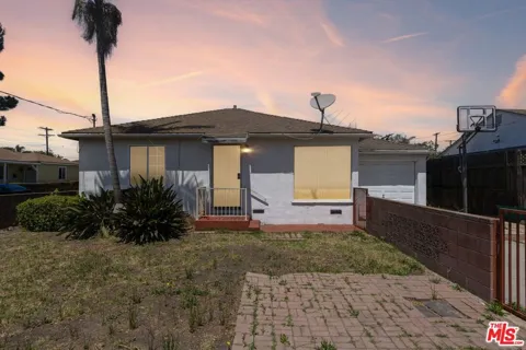 11257 Greenlawn Avenue