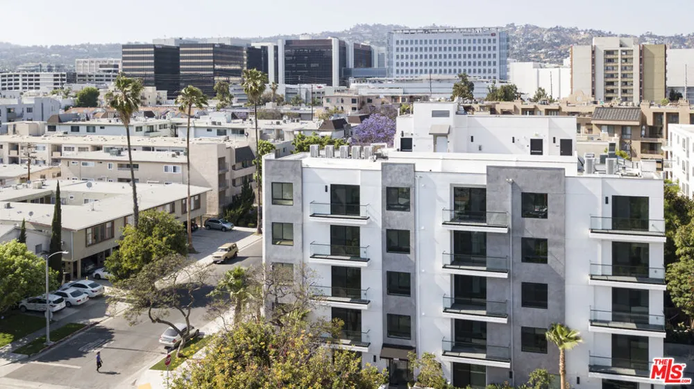 8555 Colgate Avenue #402 Los Angeles, CA 90048