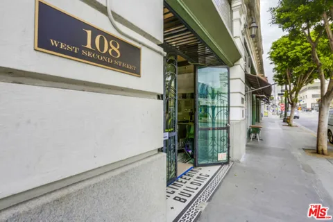 1083 W 2nd Street #410