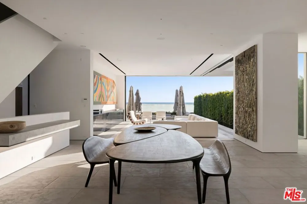 547 Palisades Beach Road Santa Monica, CA 90402