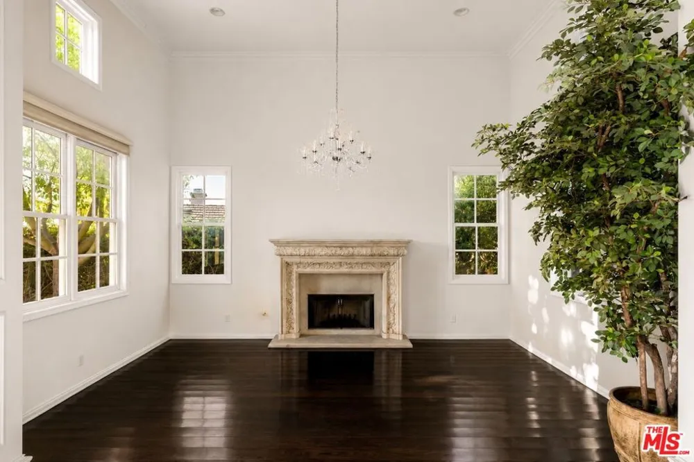 3469 Cordova Drive Calabasas, CA 91302