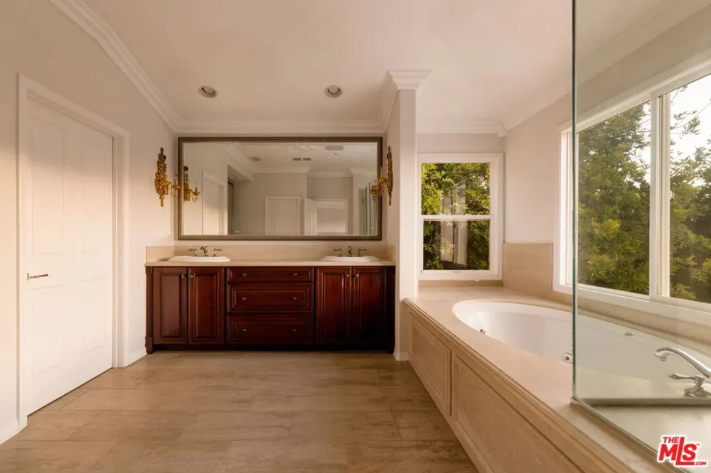 3469 Cordova Drive Calabasas, CA 91302