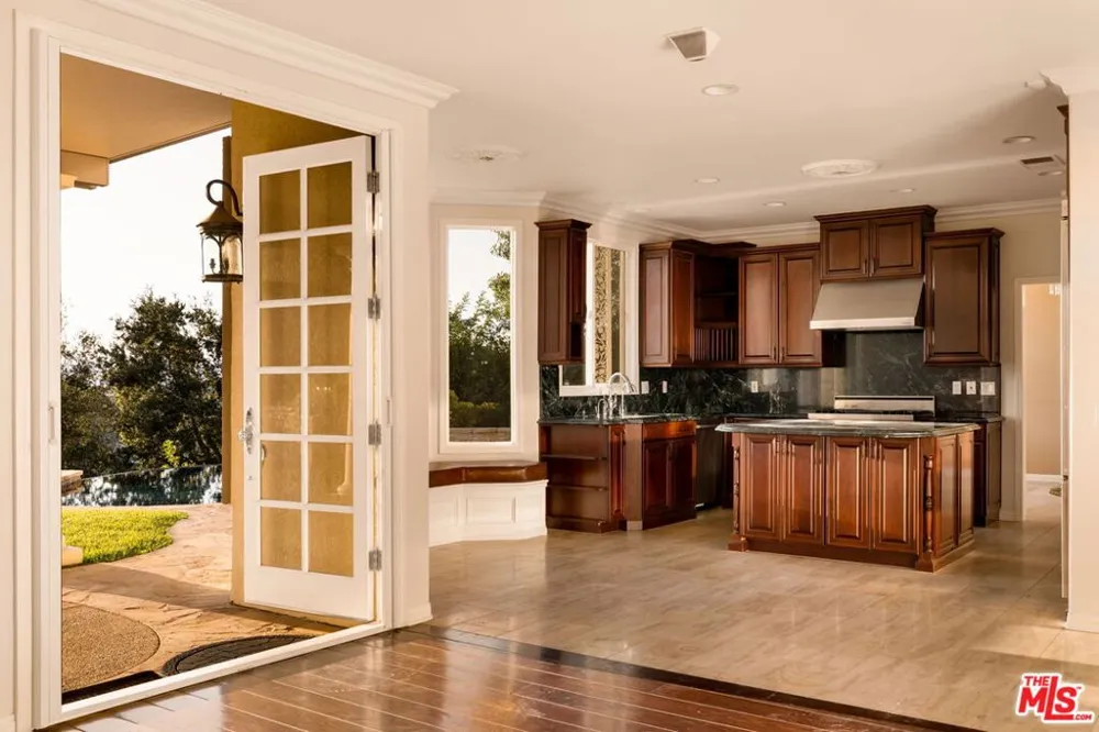 3469 Cordova Drive Calabasas, CA 91302