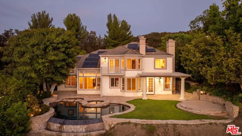 3469 Cordova Drive Calabasas, CA 91302