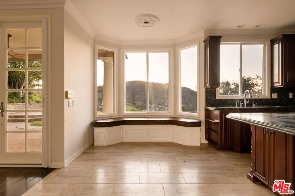 3469 Cordova Drive Calabasas, CA 91302