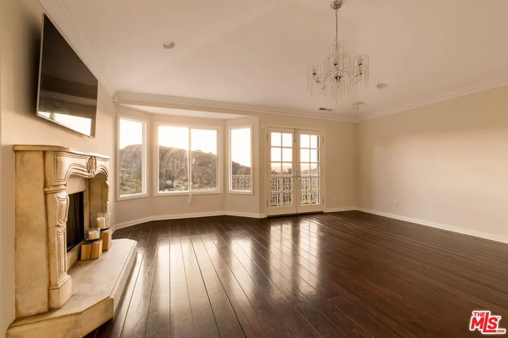3469 Cordova Drive Calabasas, CA 91302