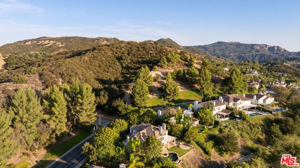 3469 Cordova Drive Calabasas, CA 91302