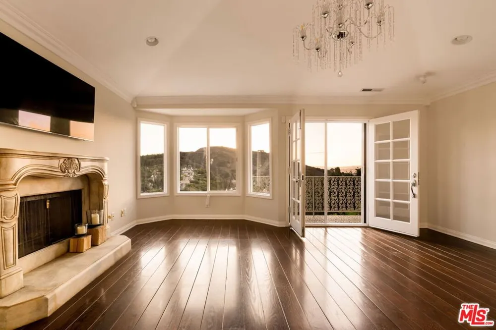 3469 Cordova Drive Calabasas, CA 91302