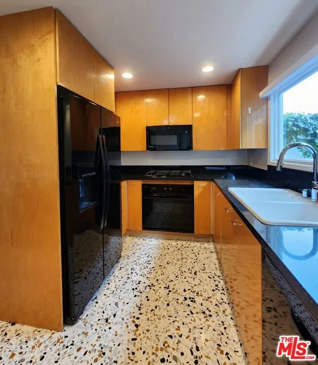807 21st Street #5 Santa Monica, CA 90403