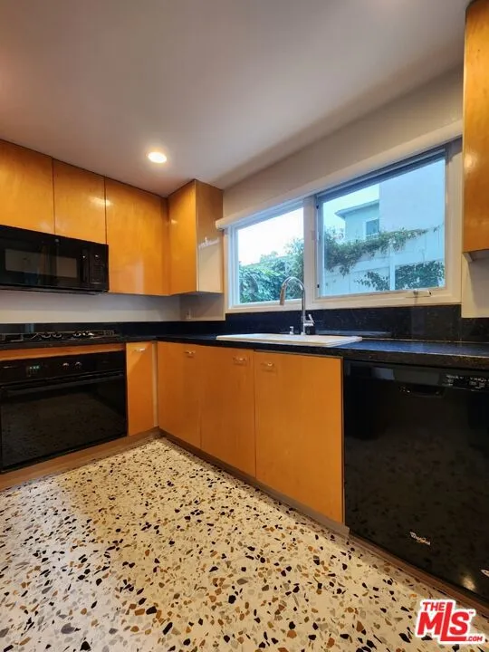 807 21st Street #5 Santa Monica, CA 90403