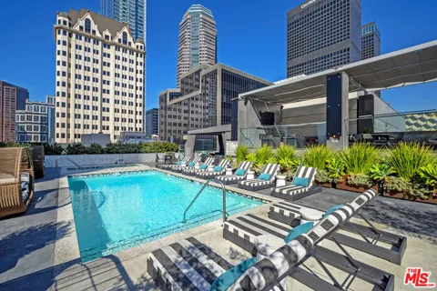 727 W 7th Street #305