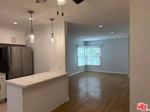 4123 W Toluca Lake Avenue