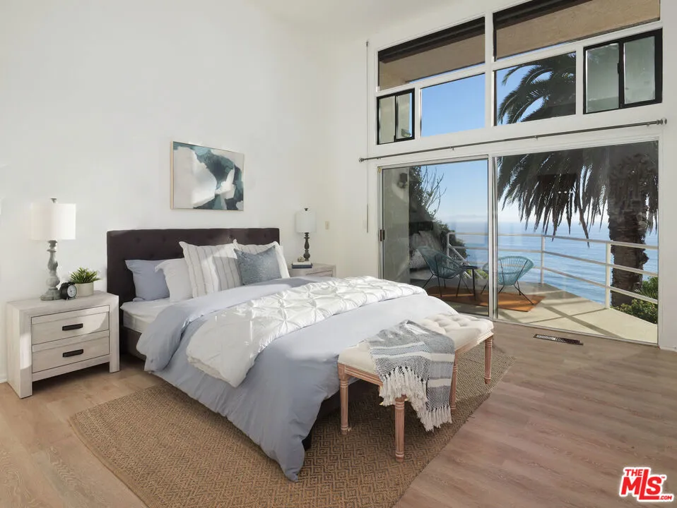 2105 W Paseo Del Mar San Pedro, CA 90732