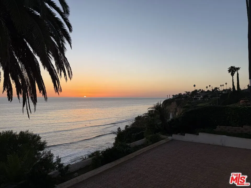 2105 W Paseo Del Mar San Pedro, CA 90732