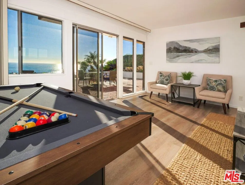 2105 W Paseo Del Mar San Pedro, CA 90732