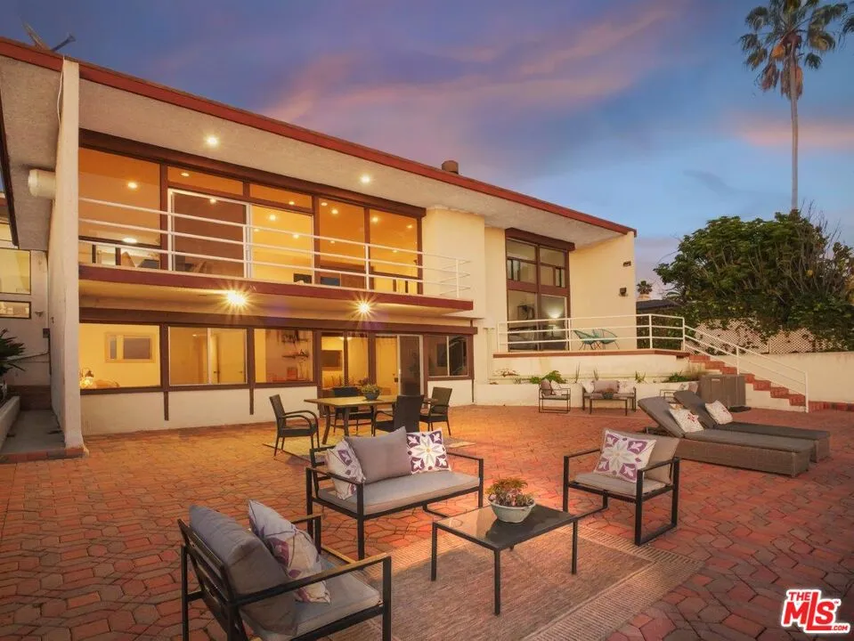 2105 W Paseo Del Mar San Pedro, CA 90732
