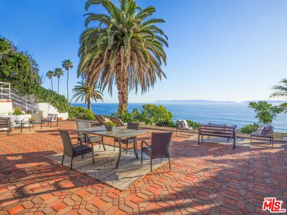 2105 W Paseo Del Mar San Pedro, CA 90732