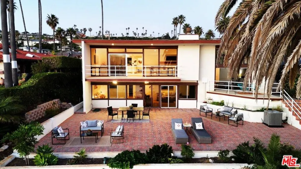 2105 W Paseo Del Mar San Pedro, CA 90732