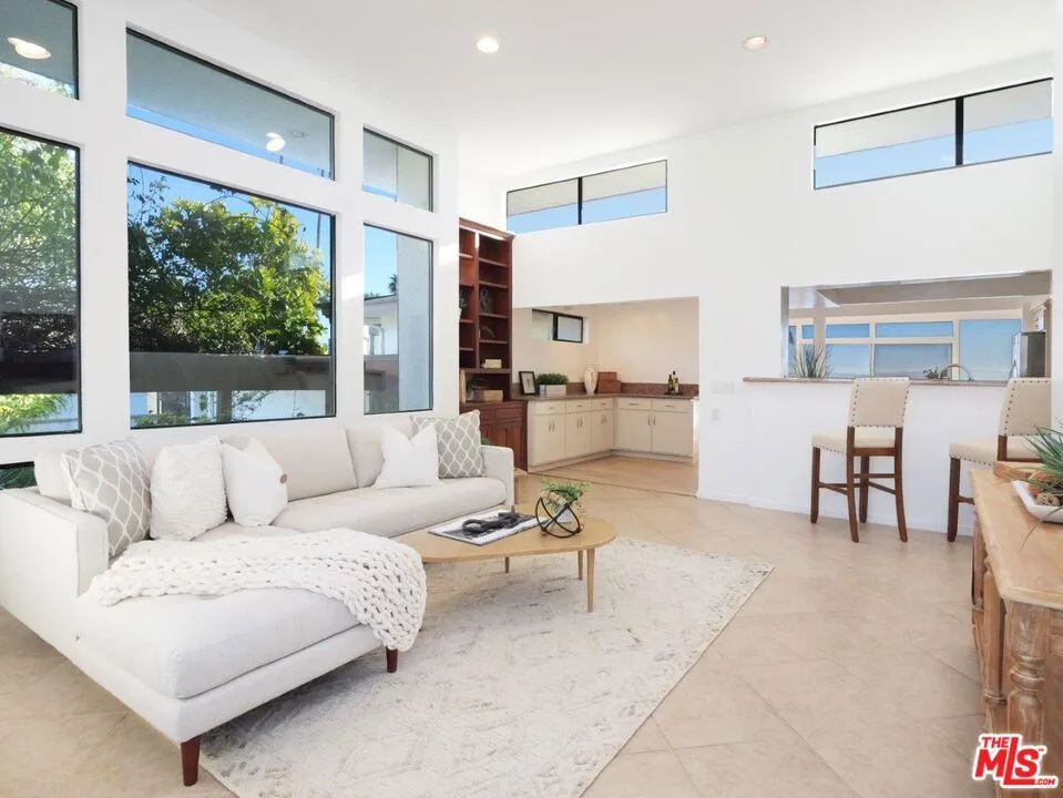 2105 W Paseo Del Mar San Pedro, CA 90732