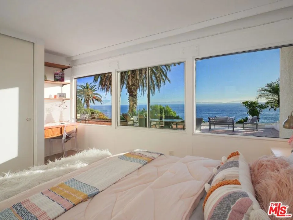 2105 W Paseo Del Mar San Pedro, CA 90732