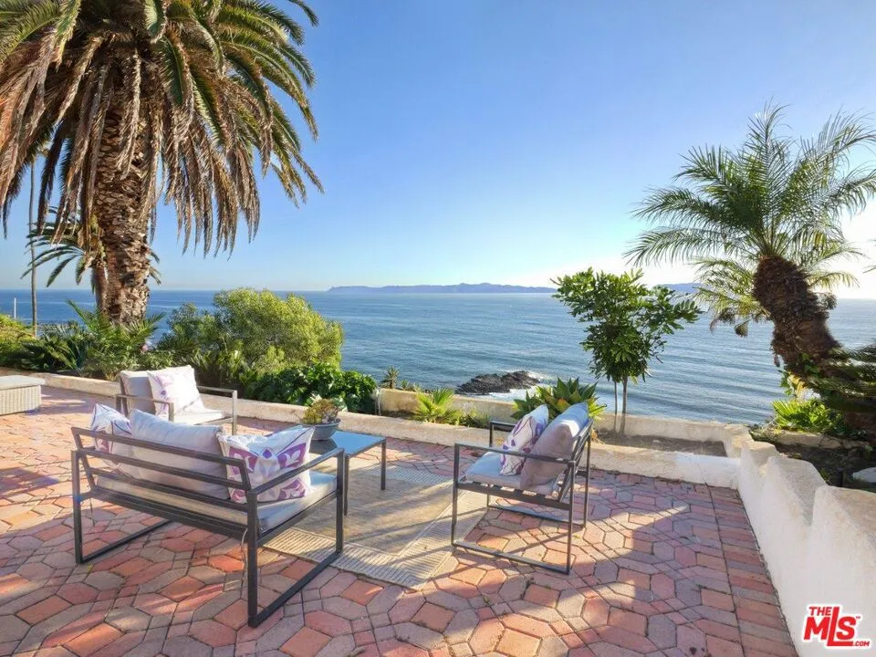2105 W Paseo Del Mar San Pedro, CA 90732