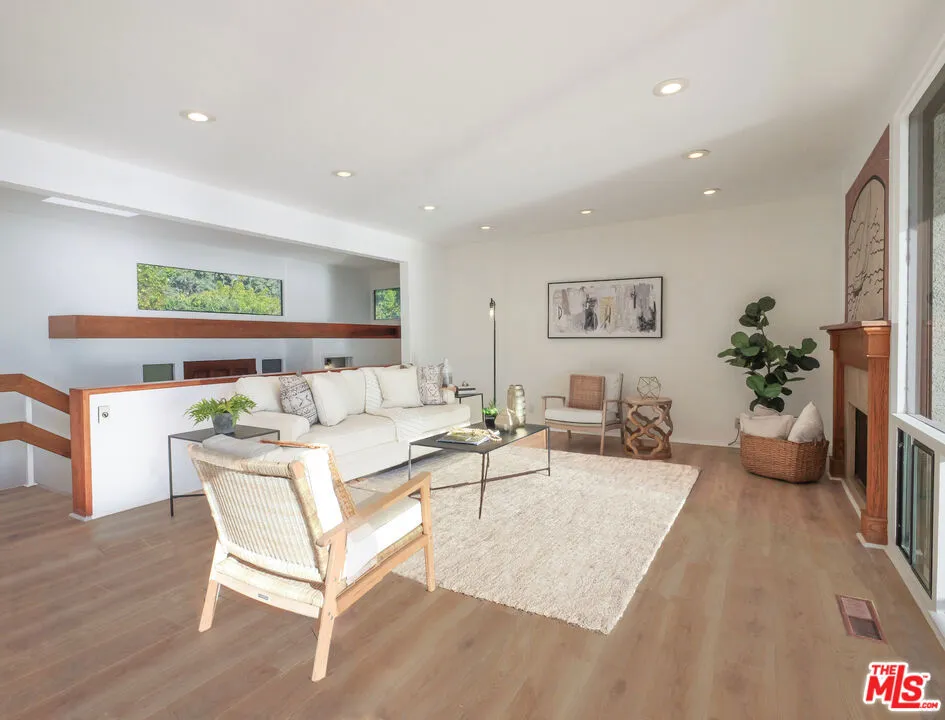 2105 W Paseo Del Mar San Pedro, CA 90732