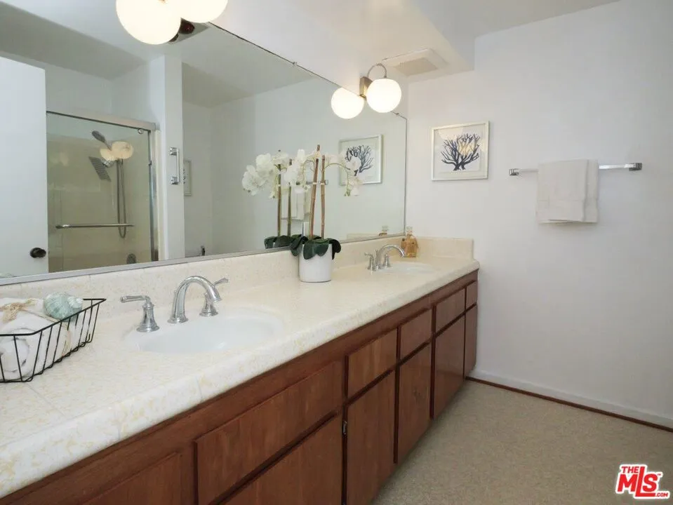 2105 W Paseo Del Mar San Pedro, CA 90732