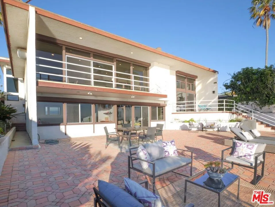 2105 W Paseo Del Mar San Pedro, CA 90732