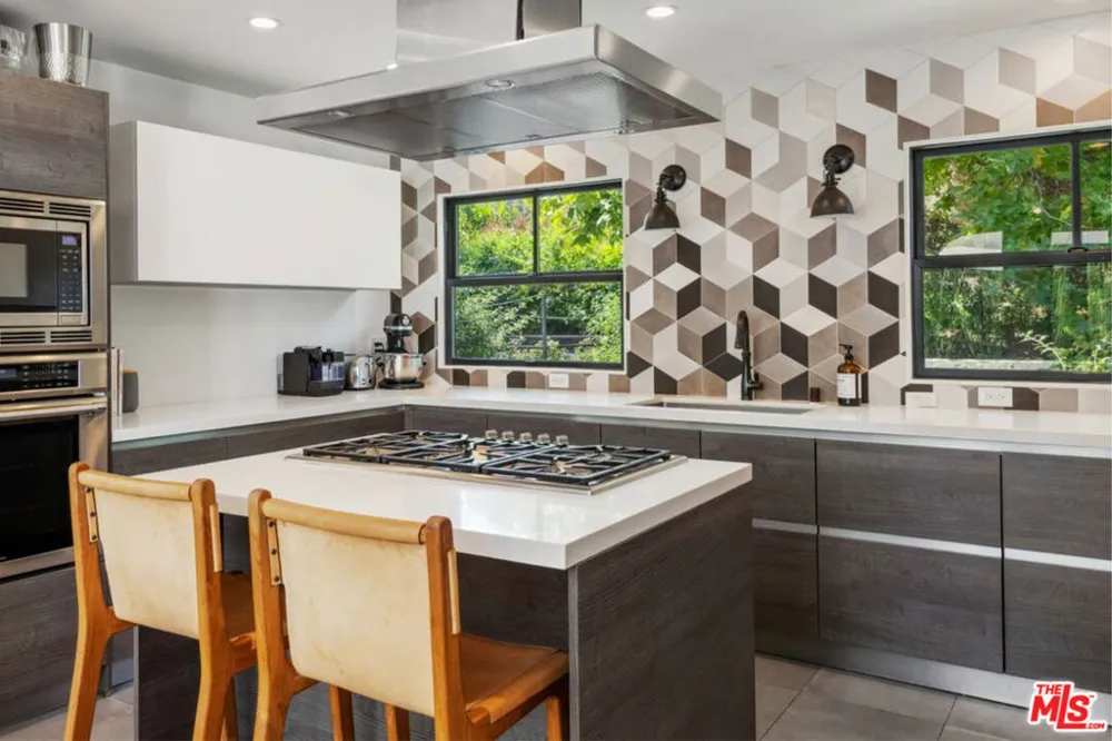 6316 Busch Drive Malibu, CA 90265