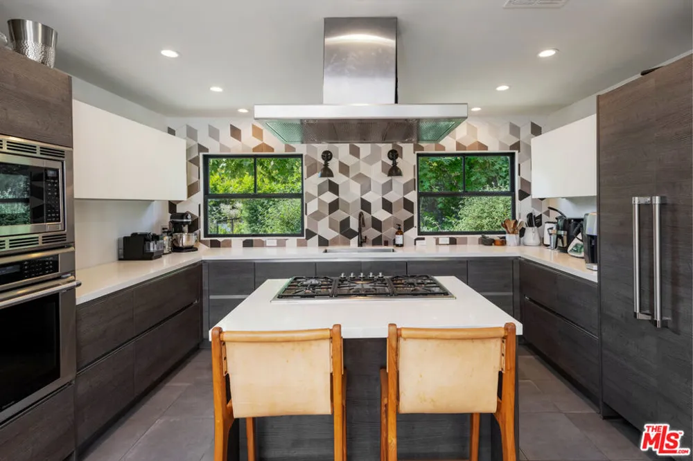 6316 Busch Drive Malibu, CA 90265