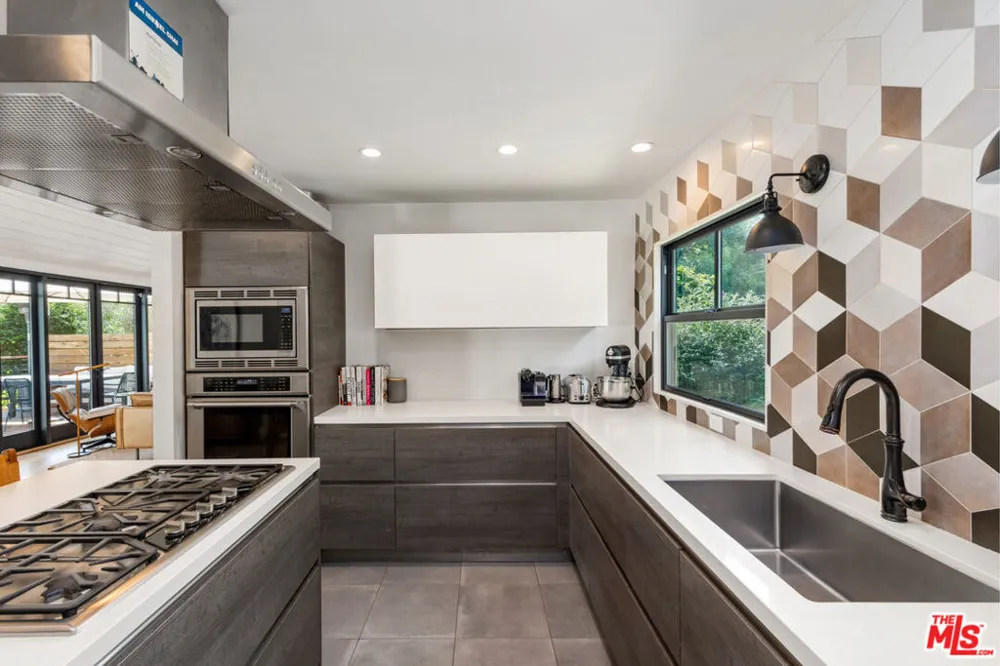 6316 Busch Drive Malibu, CA 90265