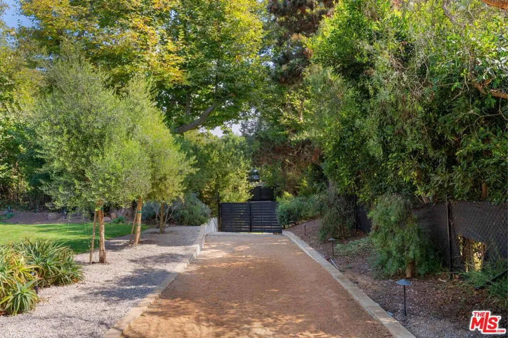 6316 Busch Drive Malibu, CA 90265