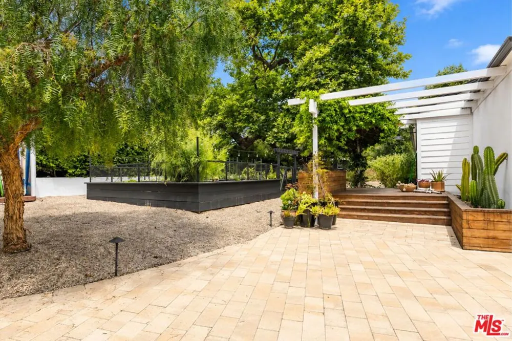 6316 Busch Drive Malibu, CA 90265