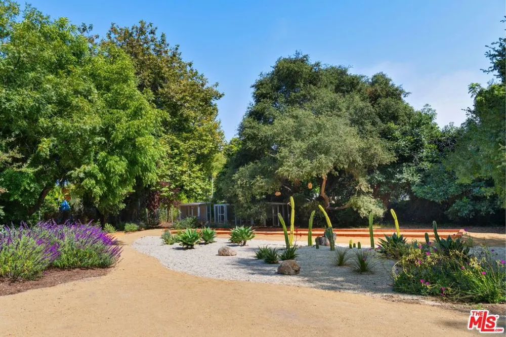 6316 Busch Drive Malibu, CA 90265