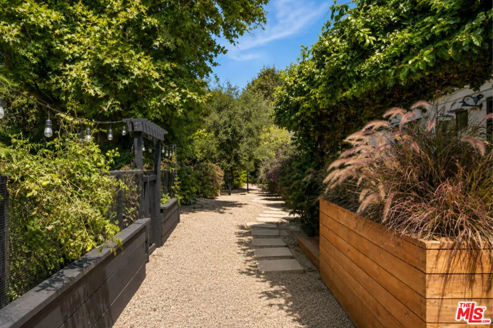 6316 Busch Drive Malibu, CA 90265