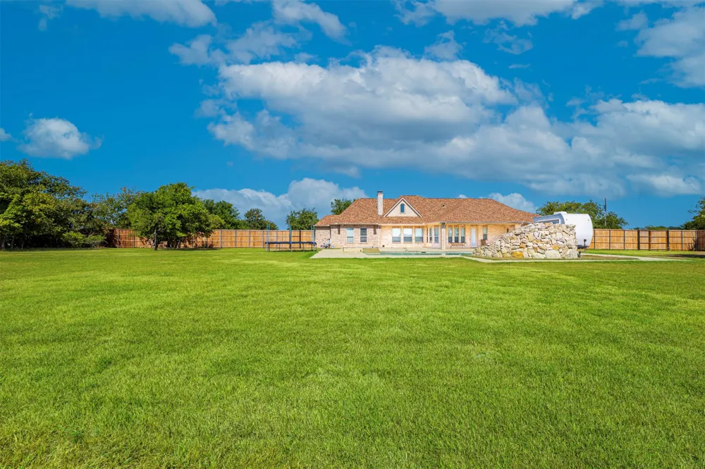 223 E Bay Drive Bridgeport, TX 76426
