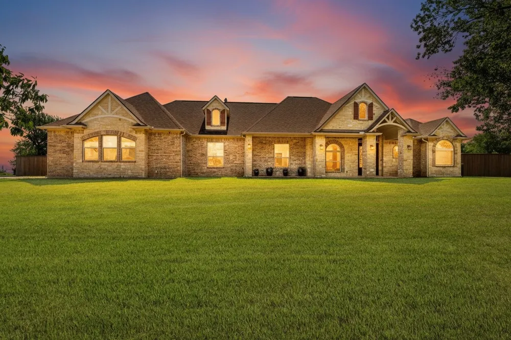 223 E Bay Drive Bridgeport, TX 76426