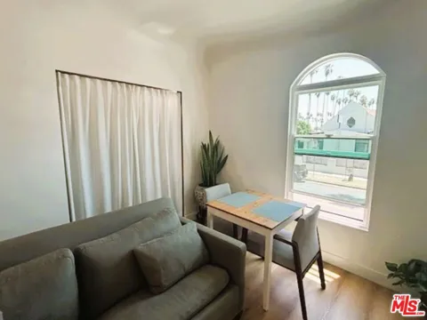 2109 W 54th Street