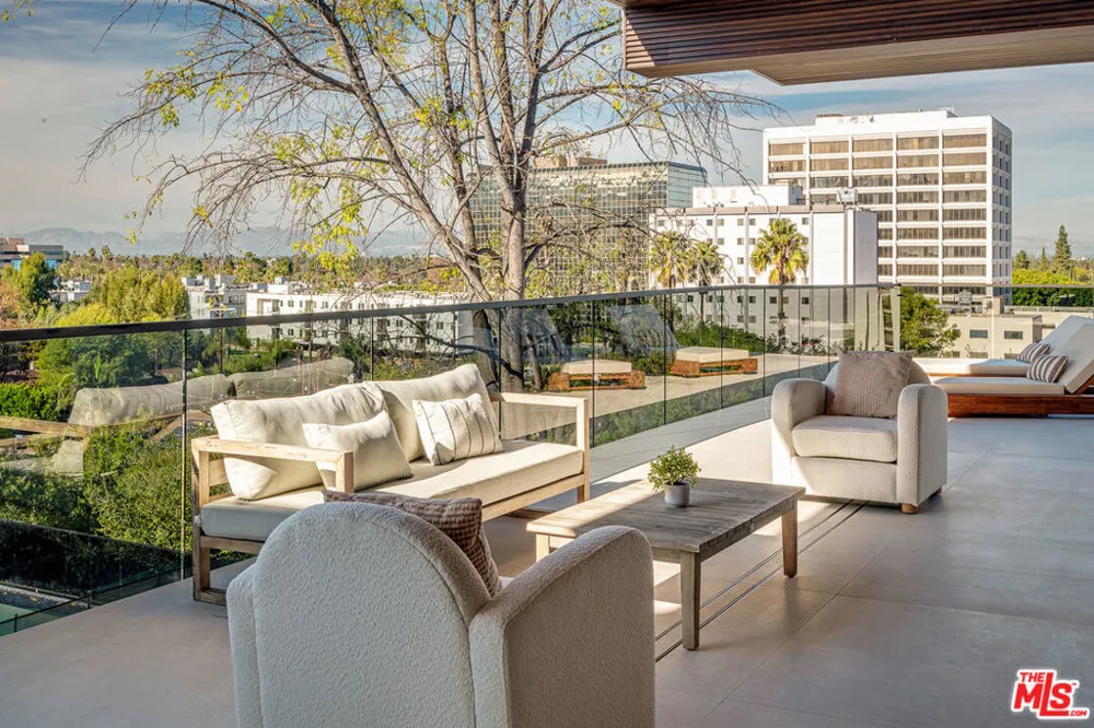 4701 Sophia Avenue Encino, CA 91436
