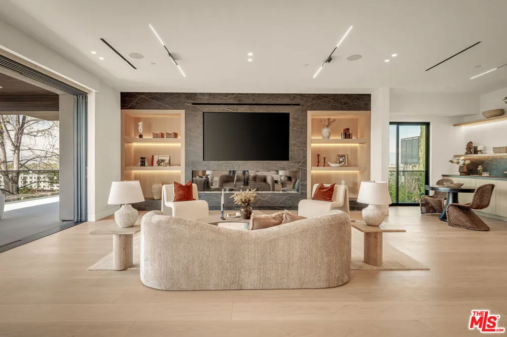 4701 Sophia Avenue Encino, CA 91436