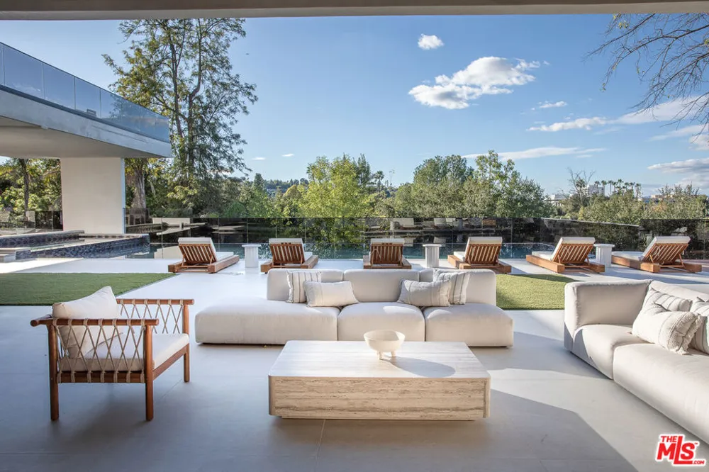 4701 Sophia Avenue Encino, CA 91436