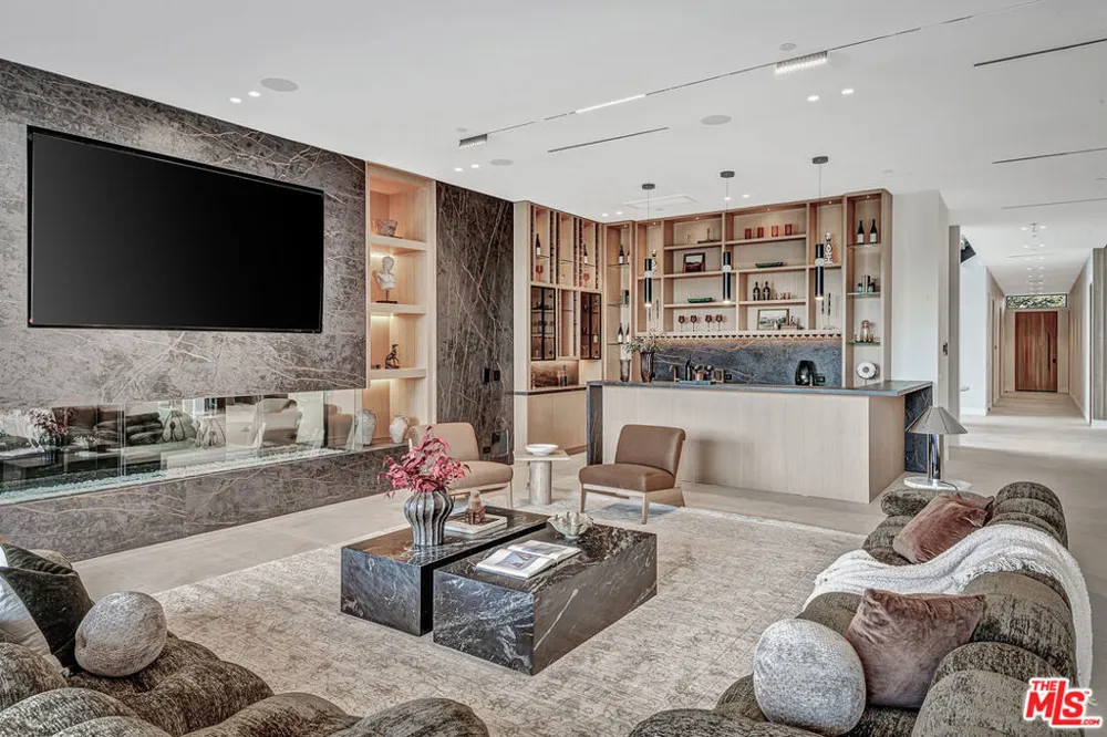 4701 Sophia Avenue Encino, CA 91436