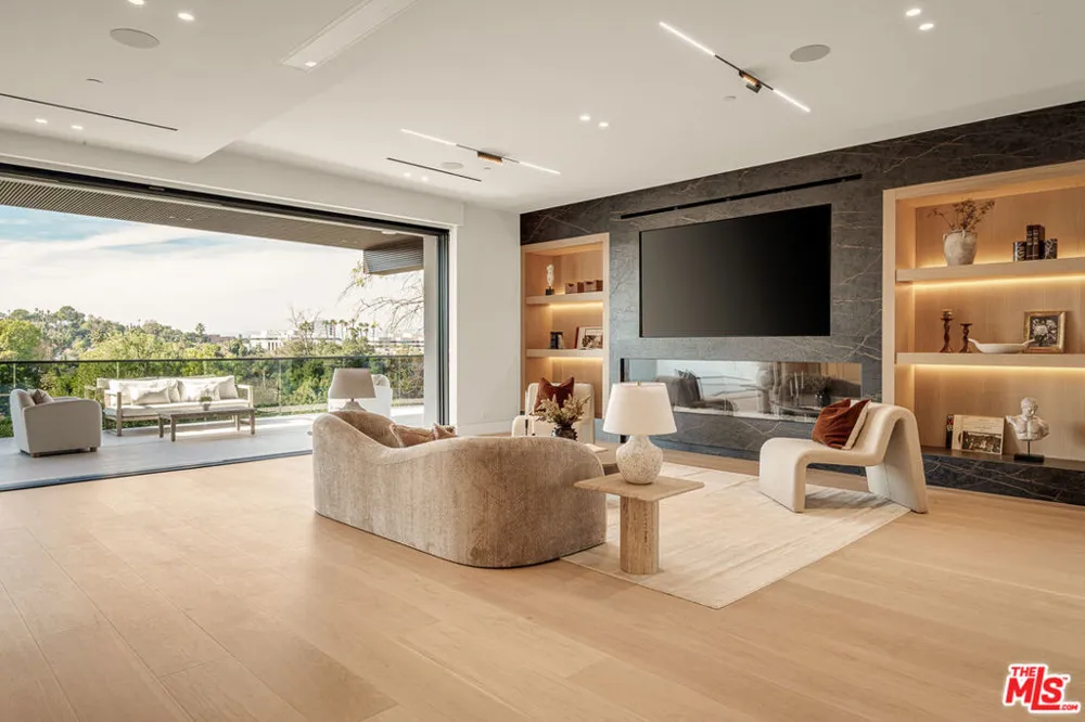 4701 Sophia Avenue Encino, CA 91436