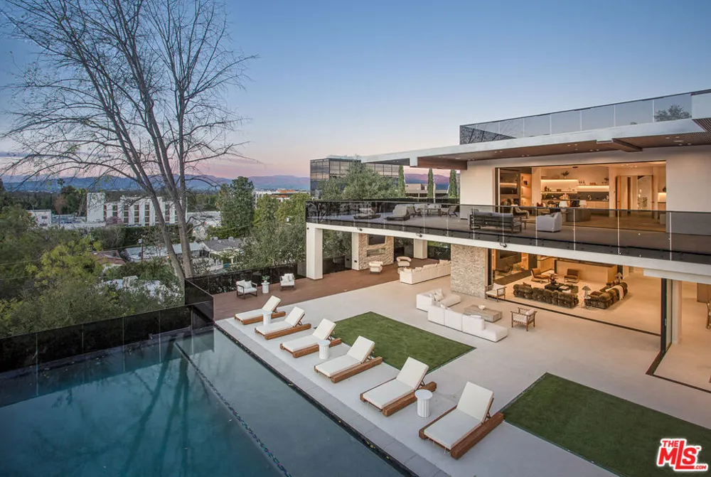 4701 Sophia Avenue Encino, CA 91436