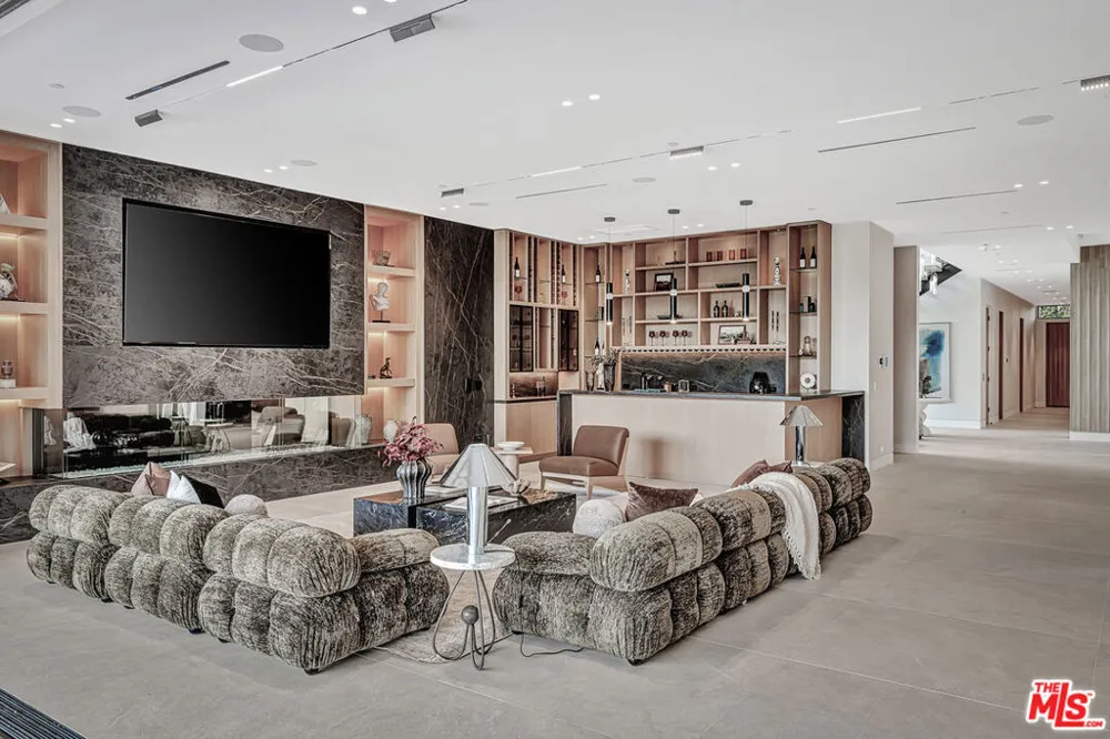 4701 Sophia Avenue Encino, CA 91436