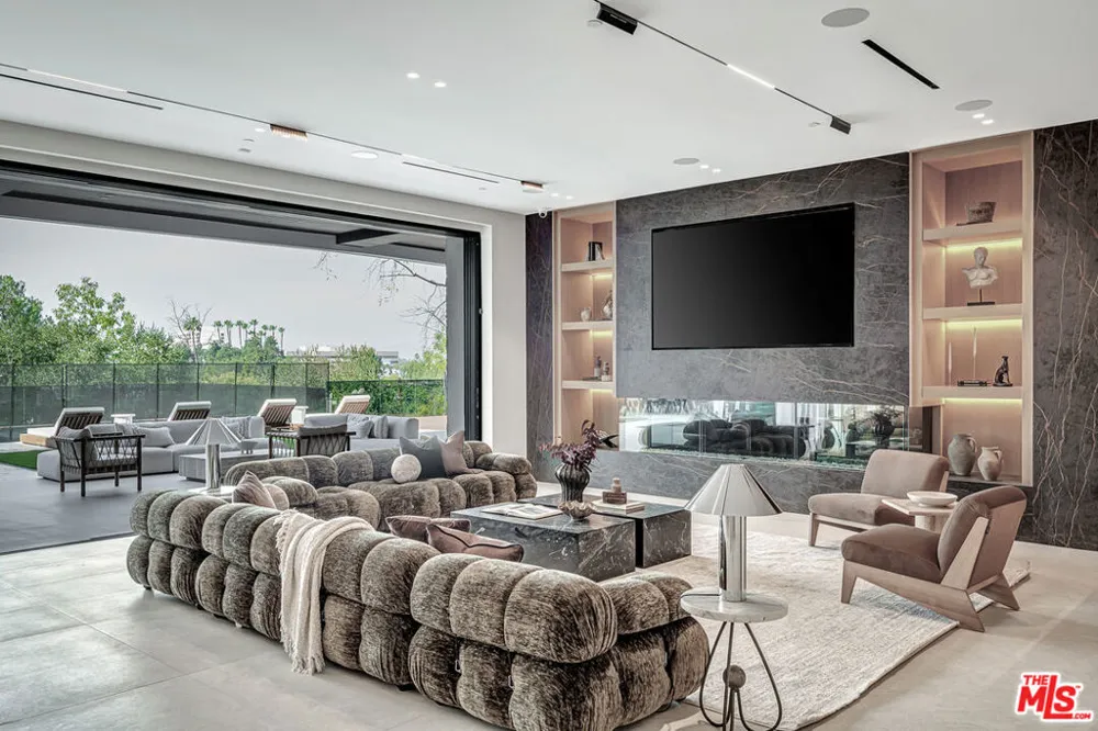 4701 Sophia Avenue Encino, CA 91436