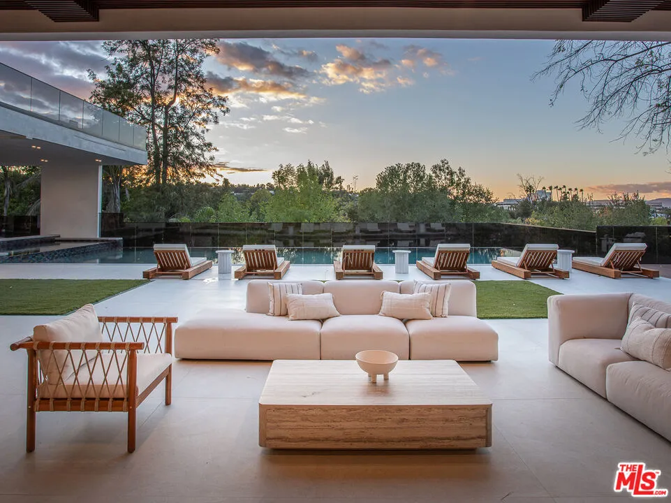 4701 Sophia Avenue Encino, CA 91436
