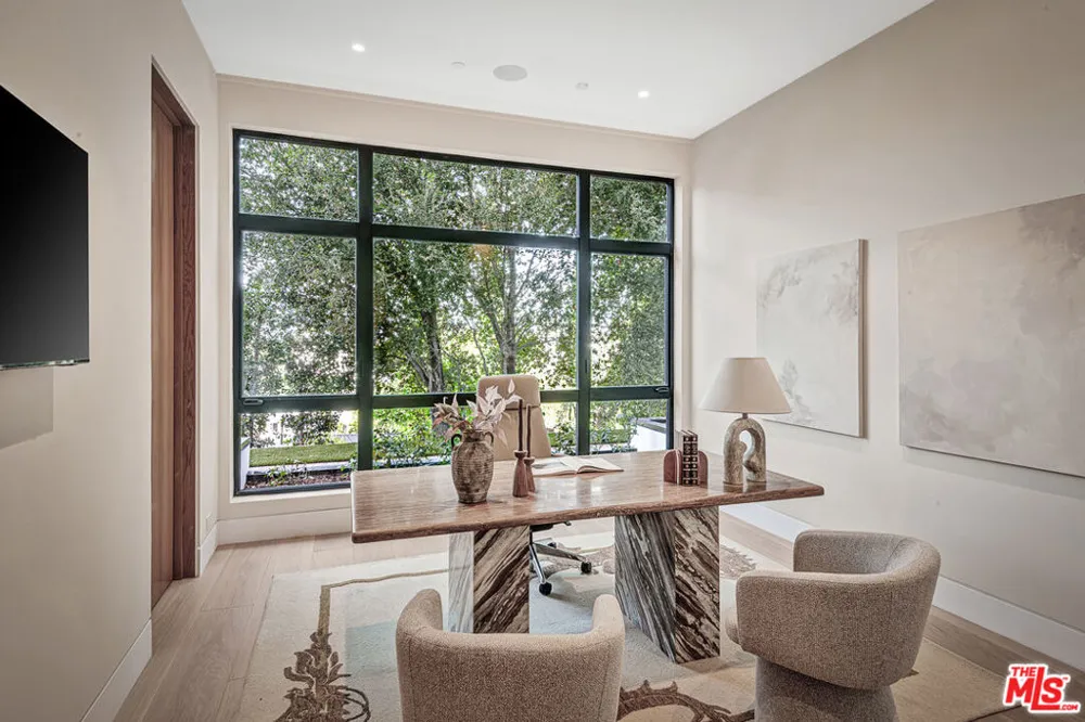 4701 Sophia Avenue Encino, CA 91436